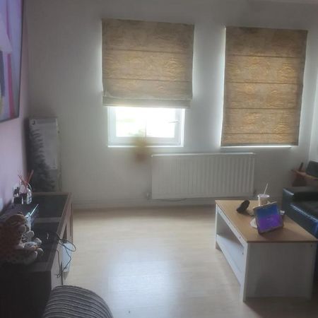 Nice 2 Bed Apartment Londra Esterno foto